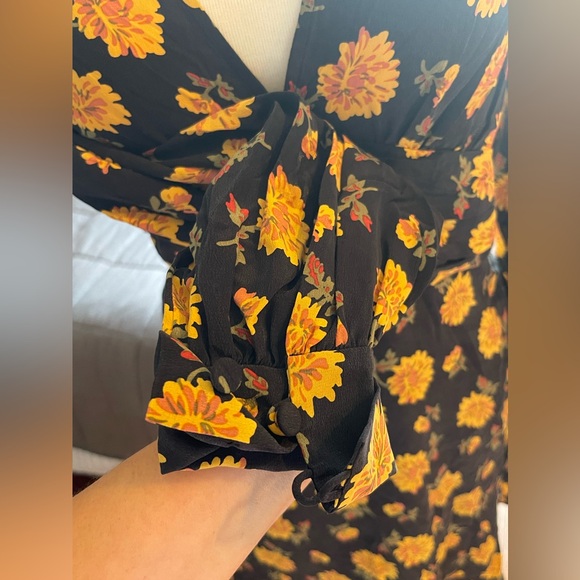 Veronica Beard yellow flowers just gorgeous 🌼 dress size 4 longs sleeves - Picture 2 of 7